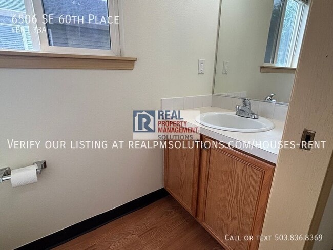 Building Photo - 6506 SE 60th Pl