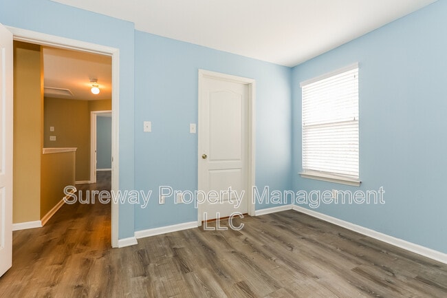 Building Photo - 317 Upas Ave