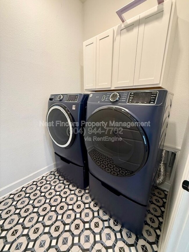 Building Photo - 119 Martha Ct.