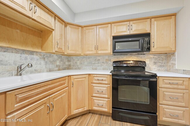 Building Photo - 8542 Goldeneye Ln
