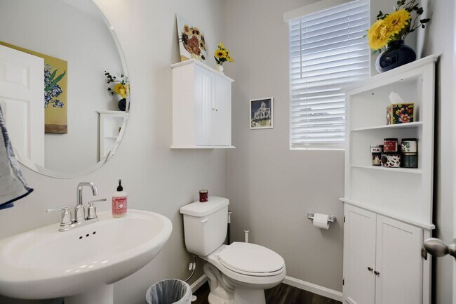 Building Photo - Spacious 3-Bedroom Home with Modern Finishes in North Broomfield