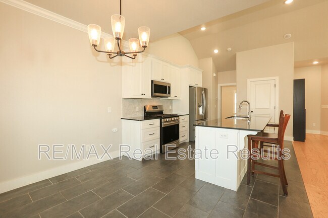 Building Photo - 10 Latheron Pl