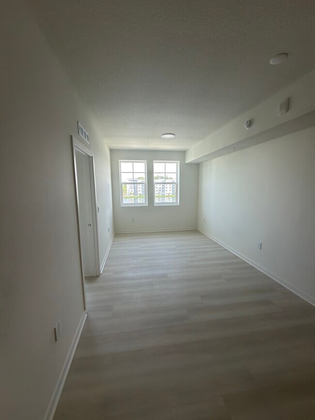 Building Photo - Torre 2 Apto 323