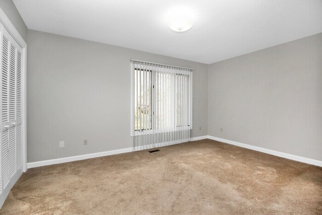 Building Photo - Northside Townhomes - 2 Bedroom 2.5 Bath