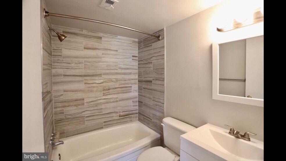Building Photo - 4949 Americana Dr