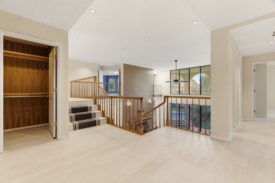 Building Photo - 9706 Tanoan Dr NE