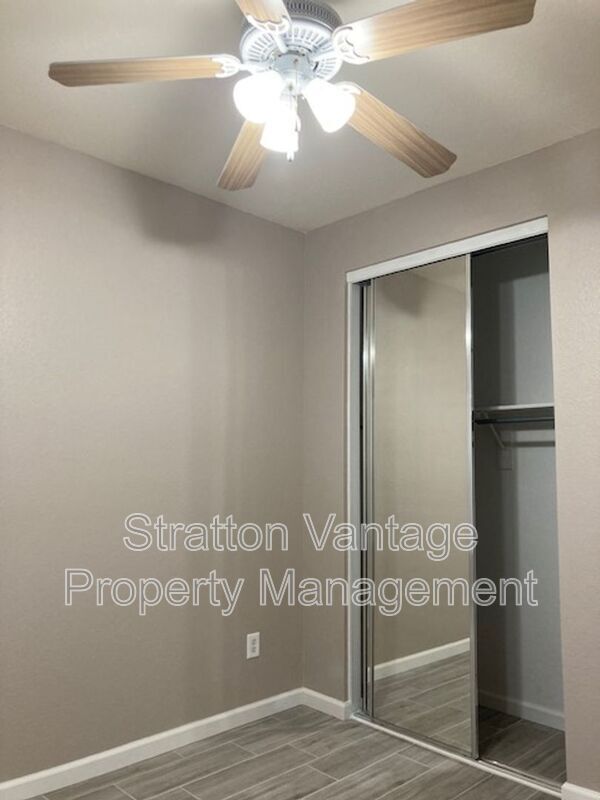 Building Photo - 1017 S Clancy Cir