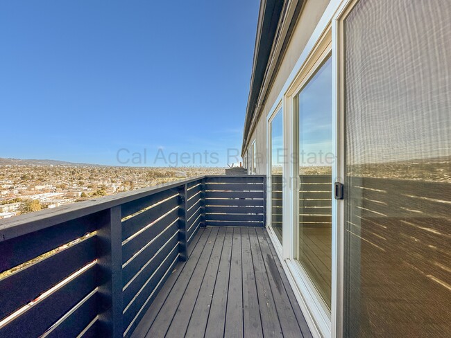 Building Photo - 785 Taft St