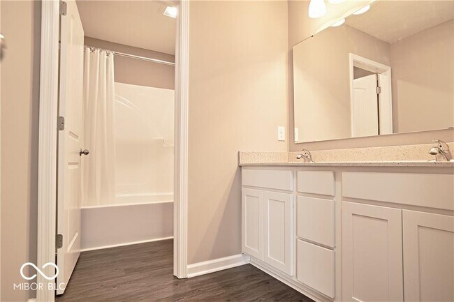 Building Photo - 8709 Rowling Way