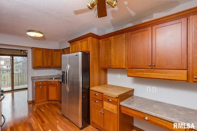 Building Photo - 3084 Parkwild Dr