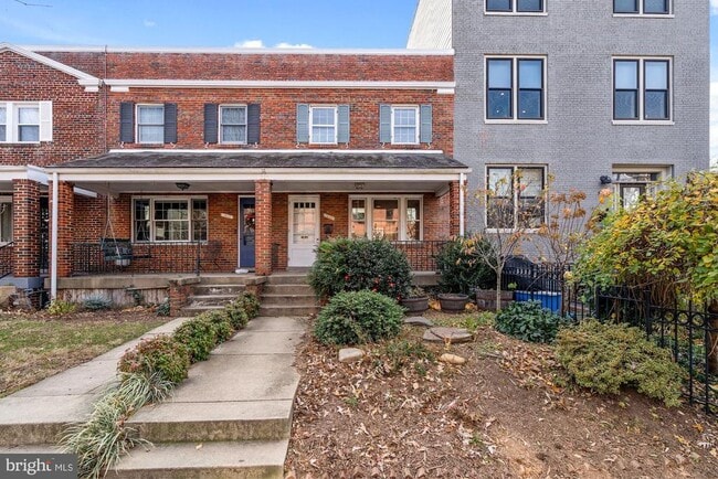 Building Photo - 1403 K St SE