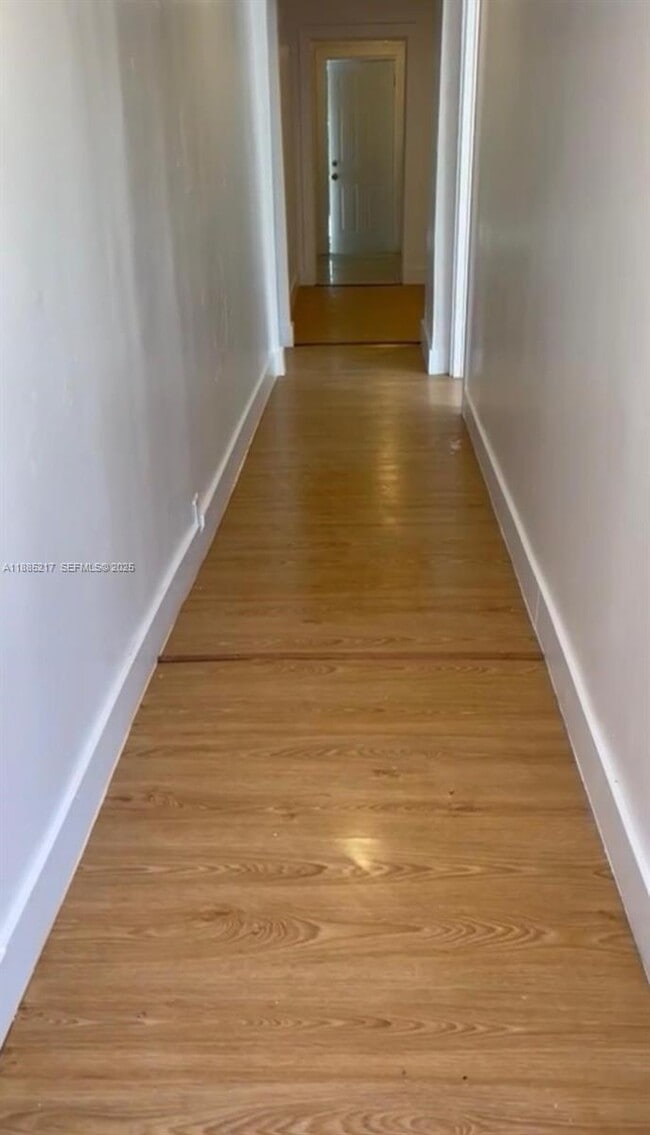 Building Photo - 506 18th St