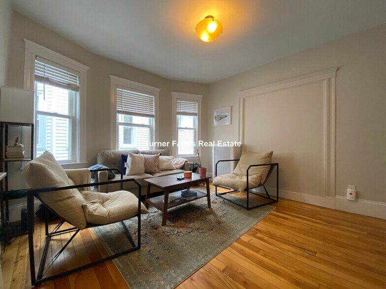 Building Photo - 6 Westminster Ave