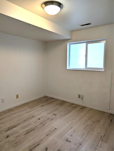 Building Photo - 1643 Willowbrook Dr