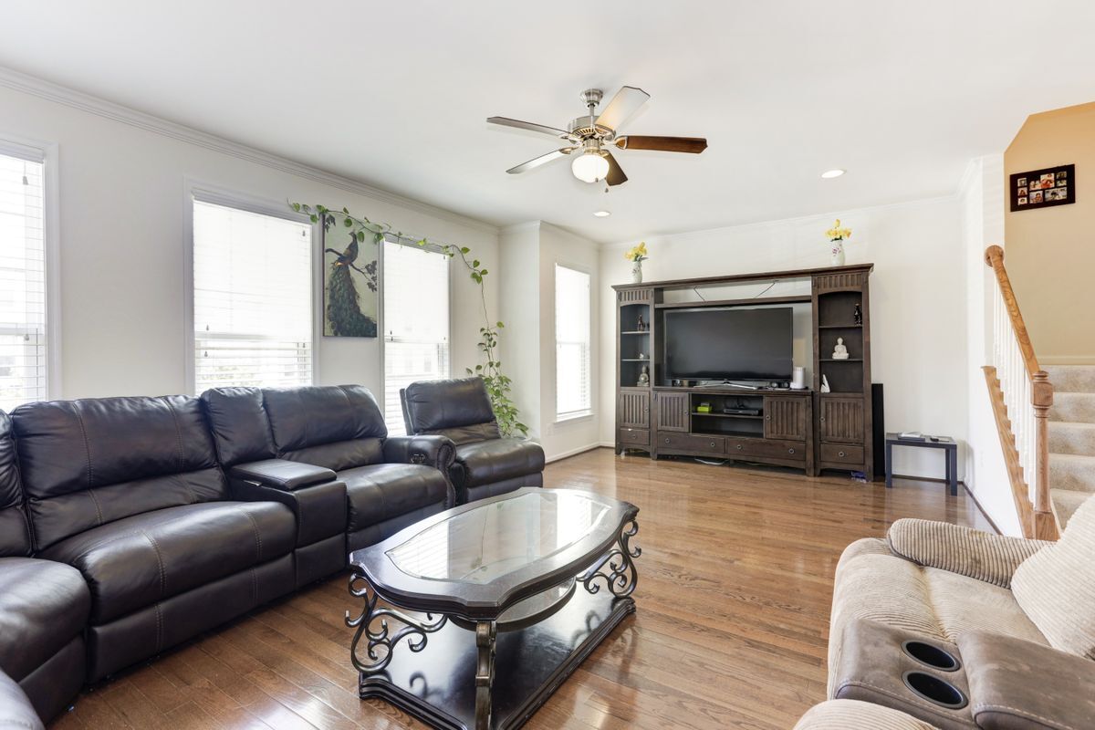 Building Photo - 24690 Capecastle Terrace
