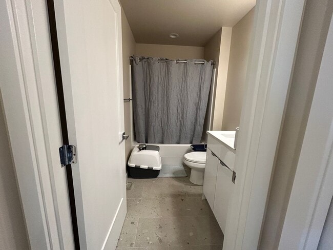 Building Photo - 3 Bedroom 2 Bath Home in Cordata with Garage