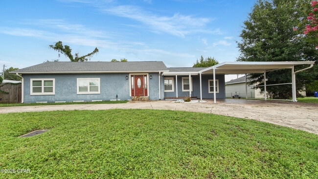 Primary Photo - 205 N Macarthur Ave
