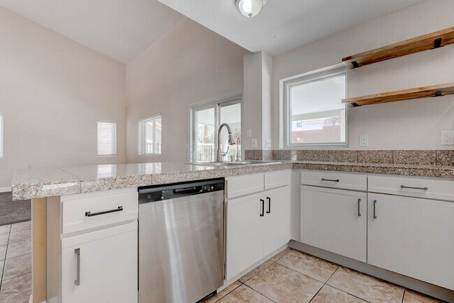 Building Photo - 26 Fantasia Ln