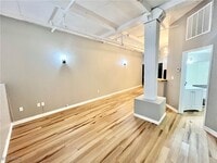 Building Photo - 1133 W 9th St