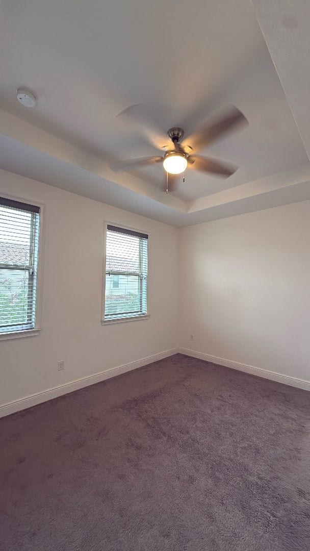 Building Photo - Eagle Creek three bedroom, 2 and half bath...