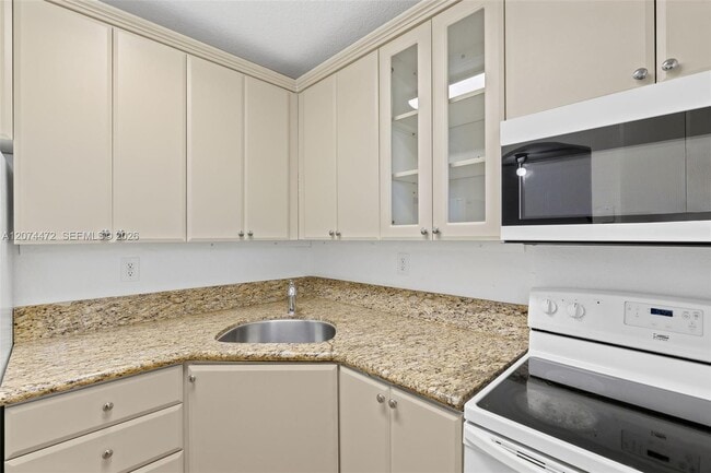 Building Photo - 17255 SW 95th Ave