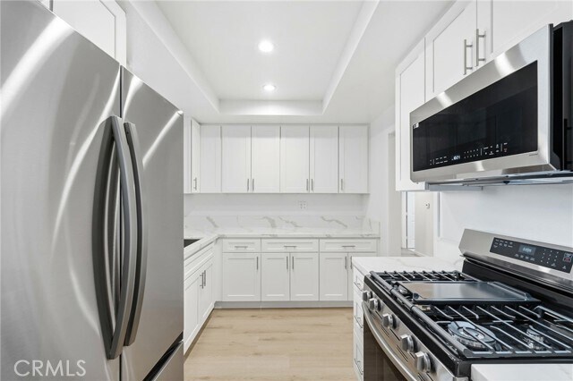 Building Photo - 2219 S Bentley Ave