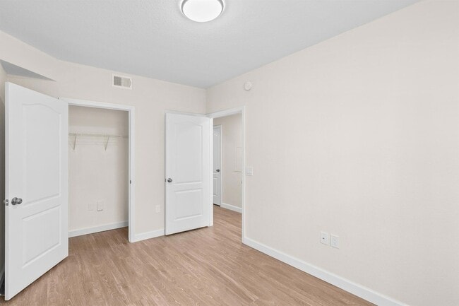 Building Photo - 1609 Belmont Pl