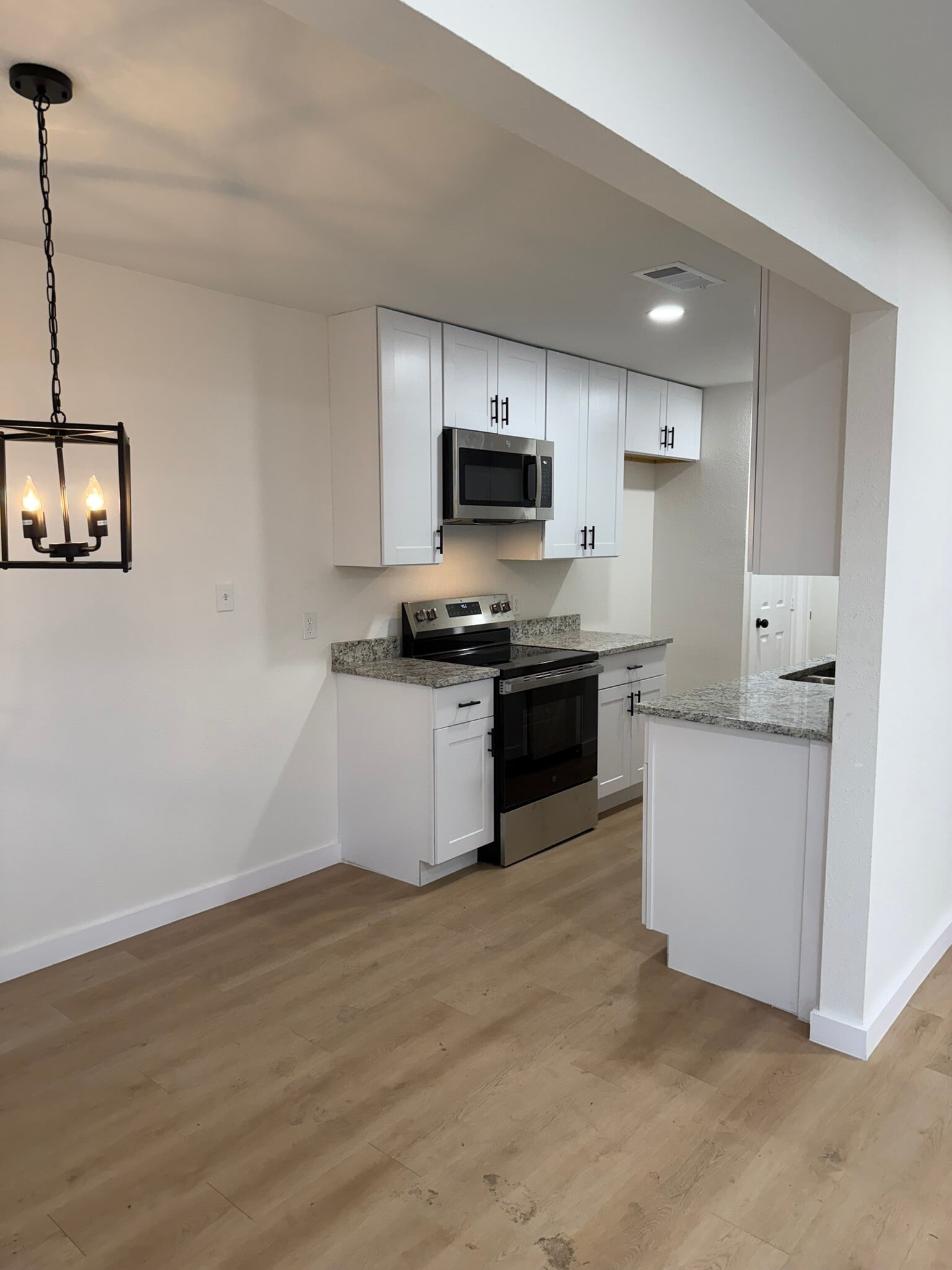 Dining Area - 308 E Bourn St