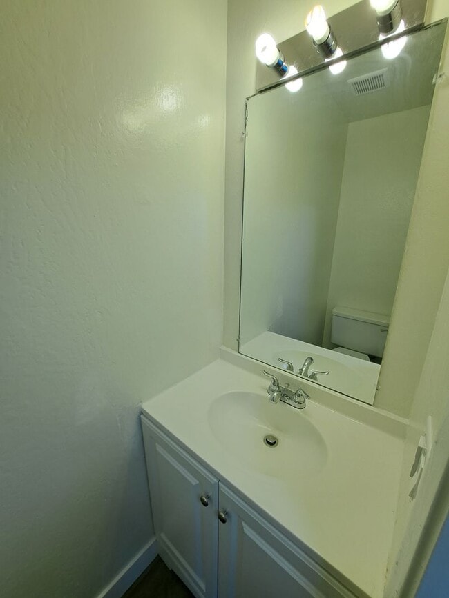 Building Photo - 145 Del Rey Ct