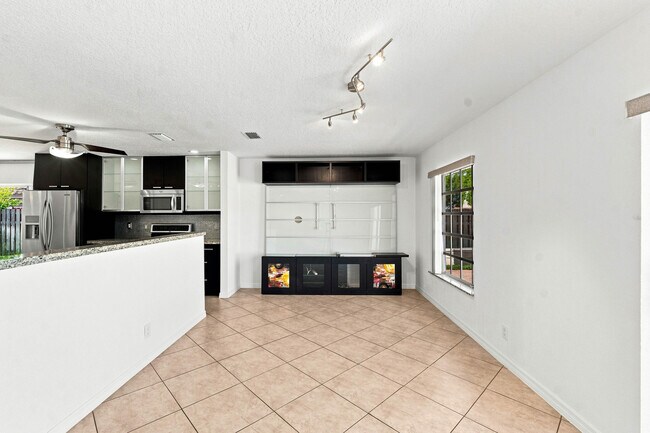 Building Photo - 3310 NW 90th Ave