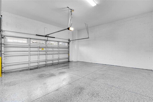 Building Photo - 10205 Pearson Ave