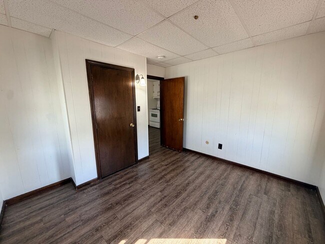 Building Photo - 768 Lakeview Ave