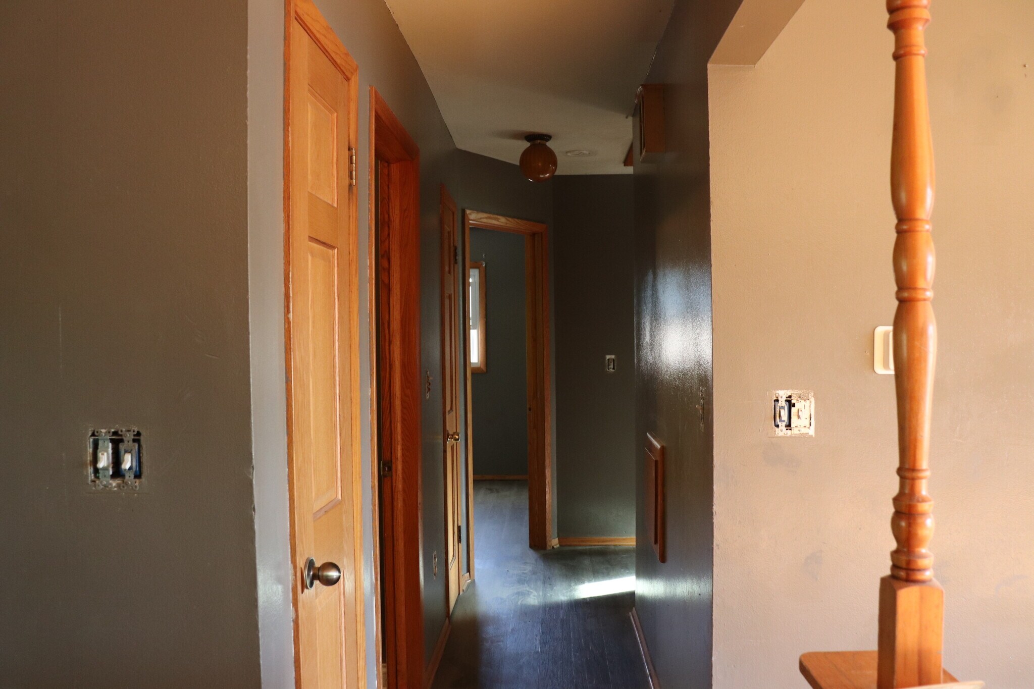 Hallway - 3627 Southwood Dr