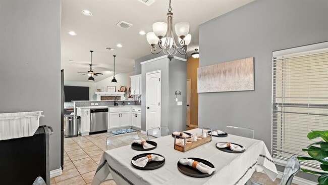 Building Photo - 16316 Drywater Dr