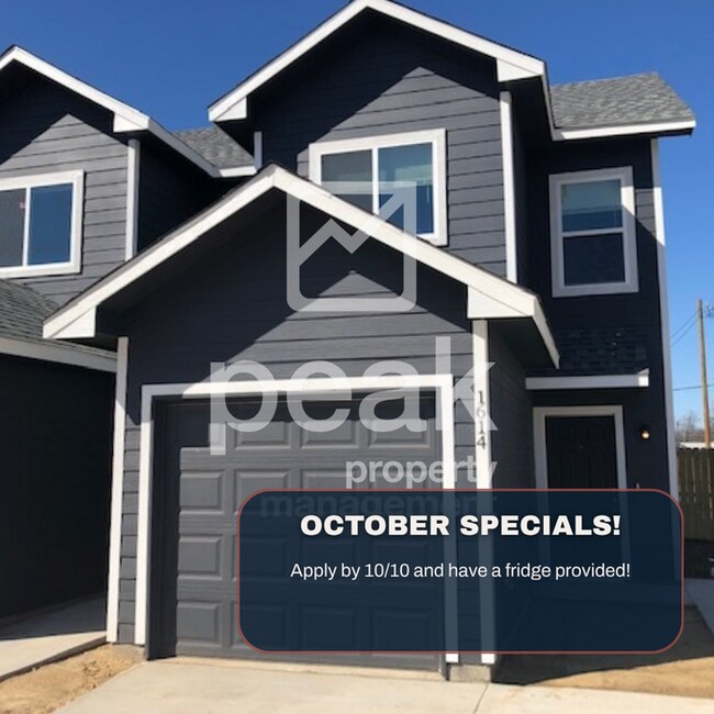 Primary Photo - $1,549! Stylish 2BR Townhome with 15 Minut...