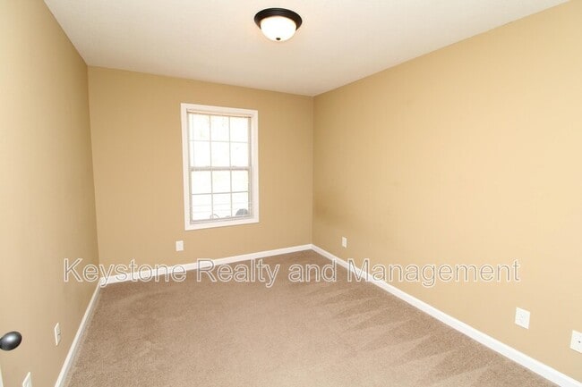 Building Photo - 1721 Thistlewood Dr