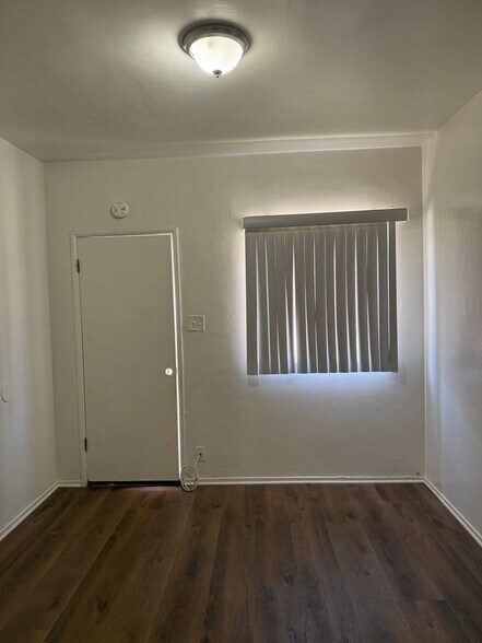 Building Photo - 2529 W Beverly Blvd