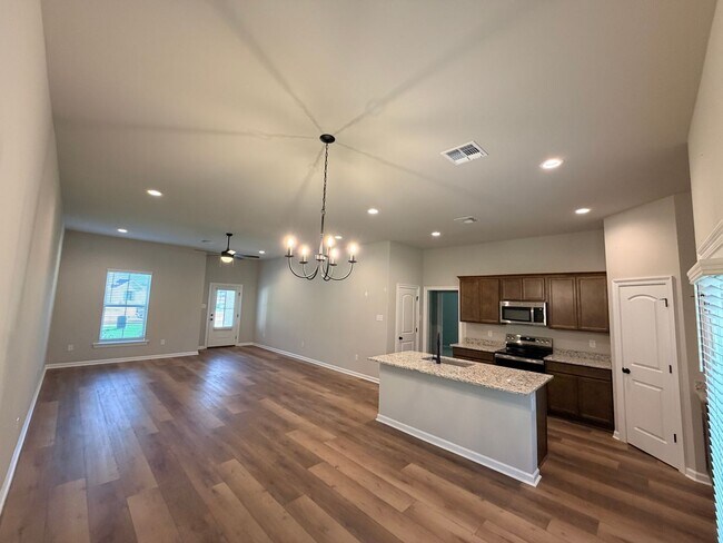 Building Photo - 302 Babineaux Ln
