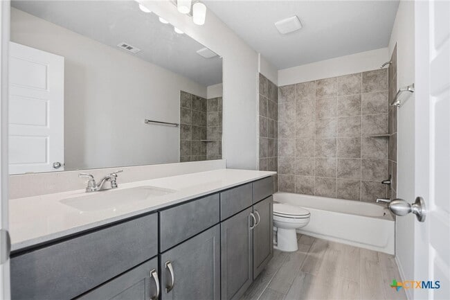 Building Photo - 251 Chesterfield Dr