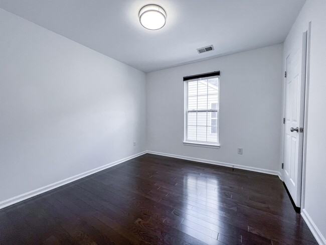 Building Photo - 3909 Beeker Mill Pl