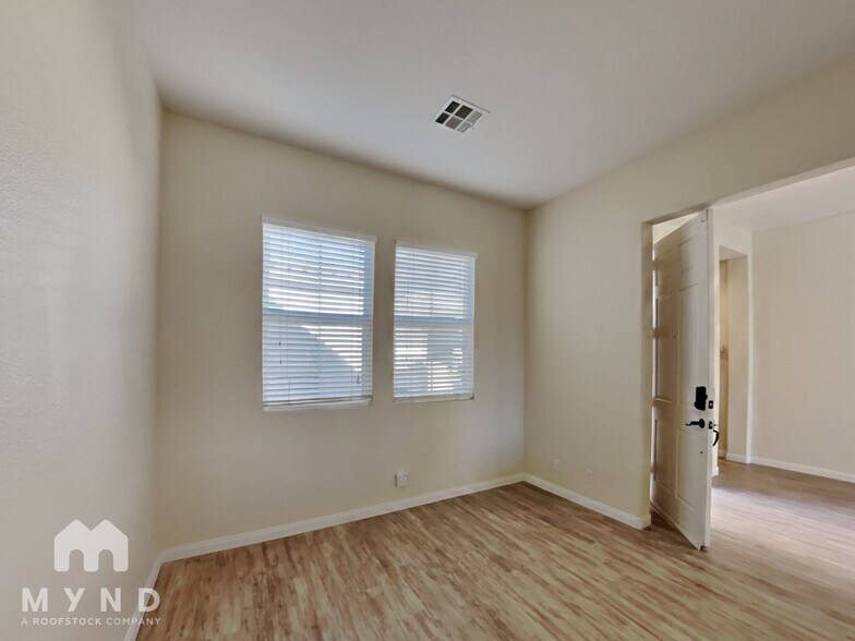 Building Photo - 6524 Greenlet Ave