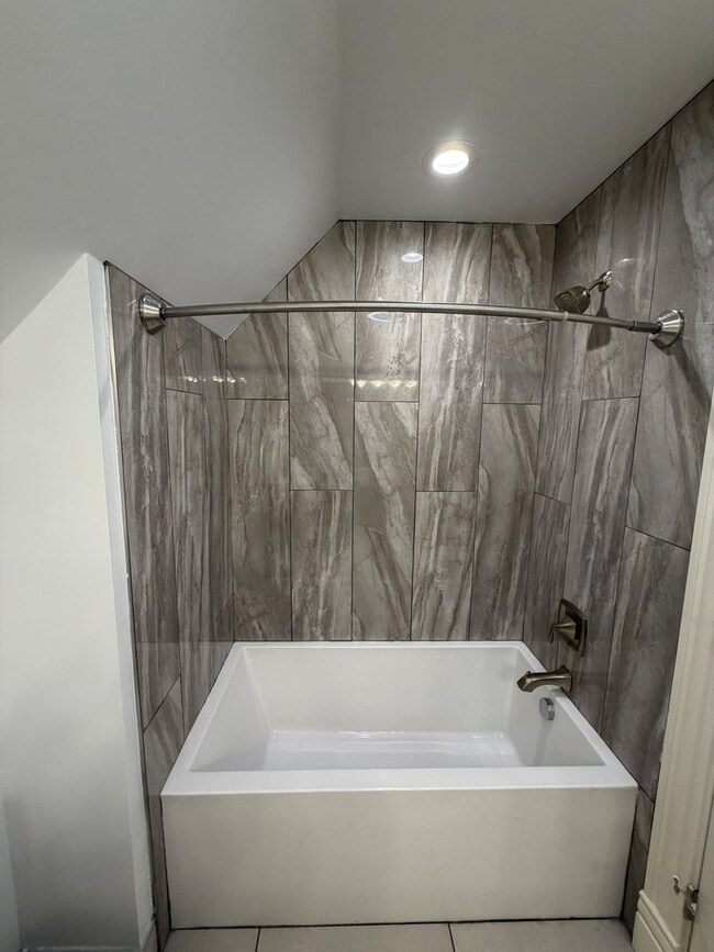 Building Photo - Bright & Spacious 3BR in The Grove – Walk to Shops & Dining!