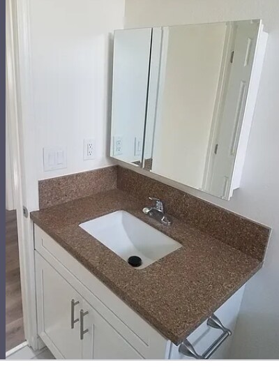 Building Photo - 443 E 29th St