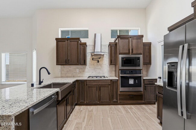 Building Photo - 15340 Resolve Dr