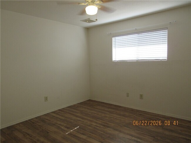 Building Photo - 3096 E Butler Ave