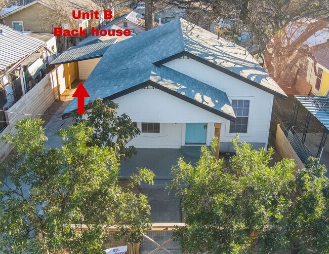 Building Photo - MUST SEE! Charming Studio Apartment! BACK ...