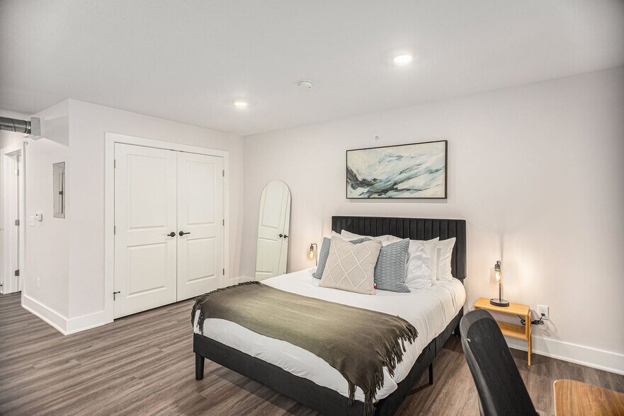 Building Photo - 1562 Michigan St NE