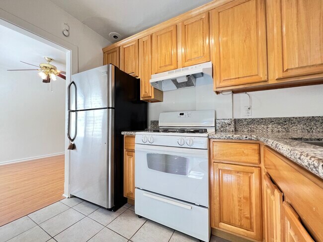 Building Photo - 1813 Ramona Ave