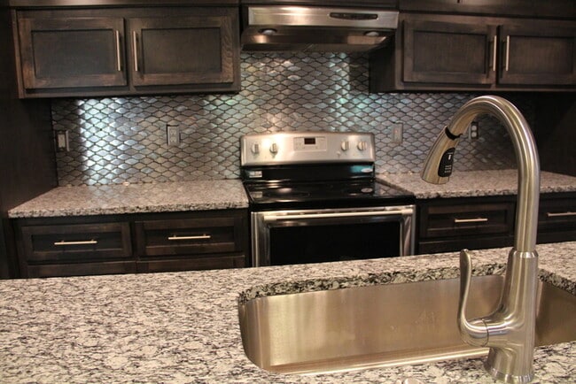 Building Photo - 2 Bed / 1 Bath Near Crieve Hall - McMurray...