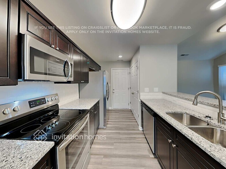 Building Photo - 4695 Falcon Chase Dr SW